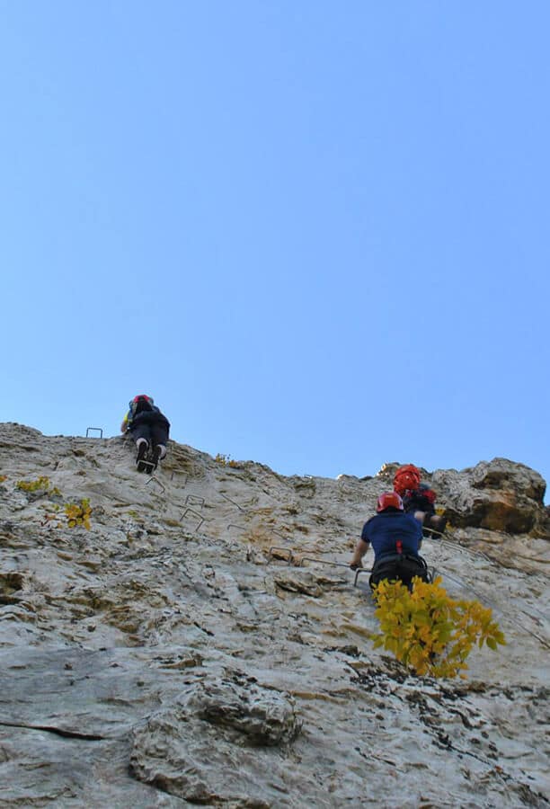 Kletterer auf dem optionalen Gipfelanstieg, Teil der Nelson Rocks Via Ferrata #viaferrata #klettern #westvirginia