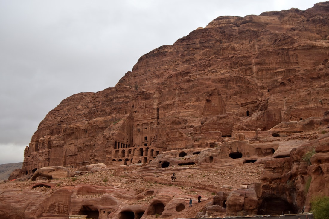 Jordanien: Anreise von Israel und die unglaubliche Stadt Petra von Wanderlustingk