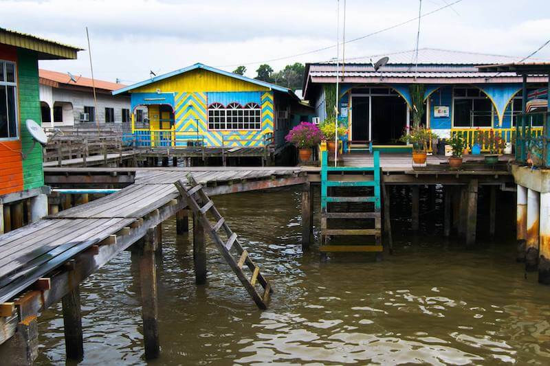 Kampong Ayer water village in Brunei. Read travel tips for travel in Brunei with insider tips for what to wear in Brunei.