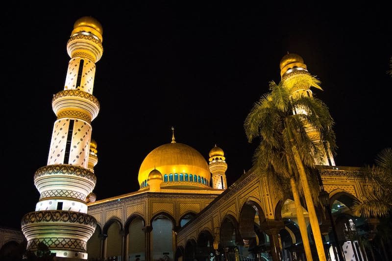 Photo of mosque in Brunei. Read about what to wear in Brunei, travel tips for Brunei, and must-knows for visiting Brunei.