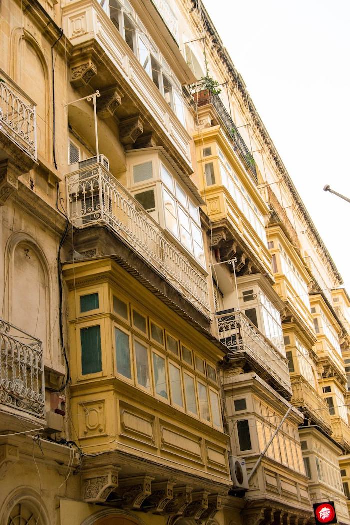 Architecture in Valletta Malta. Read about where to stay in Malta in the perfect Malta itinerary without a car for four days in Malta! #travel #Malta #europe #Valletta #architecture 