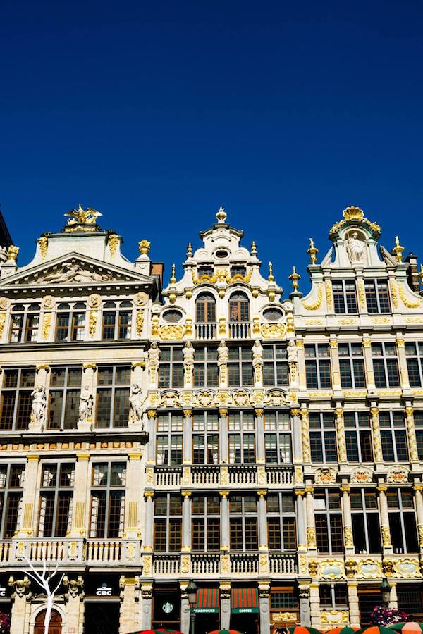 Grote Markt in Brussels, Belgium. Read why you need to include Brussels on your European trip and tips for creating the perfect Europe itinerary for your first trip to Europe! #travel #europe #Brussels #Belgium