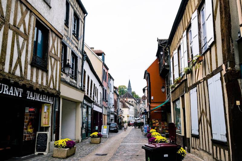 Foto von Provins, einem Tagesausflug von Paris. Lies Tipps, wie du preiswert durch Frankreich reisen kannst, ohne ein Auto zu mieten. #Frankreich #Reisen