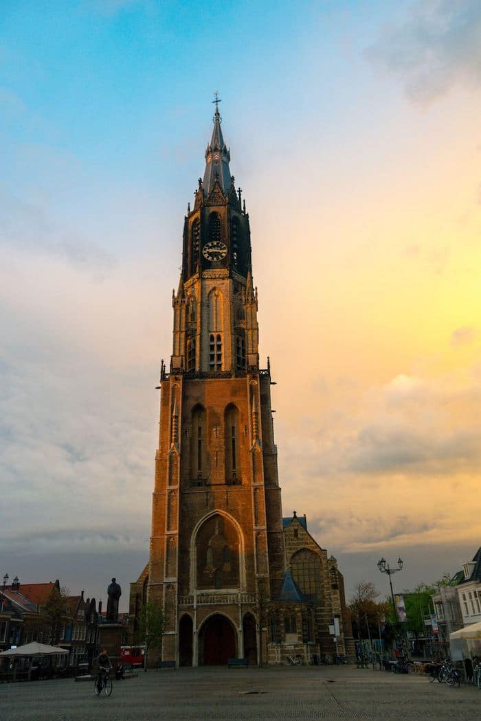 (Nieuwe kerk) New Church in Delft, one of the best things to do in Delft. Read about what to do in Delft and follow the perfect one day itinerary for Delft with a free self-guided walking tour! #Travel #Delft #Netherlands