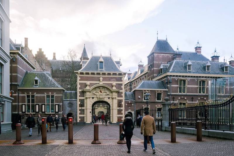 Photo of the entrance to the Binnenhof, the most iconic sight of the Hague and the best things to see in the Hague, the Netherlands. #denhaag #thehague #Holland #netherlands #Nederland #europe #travel