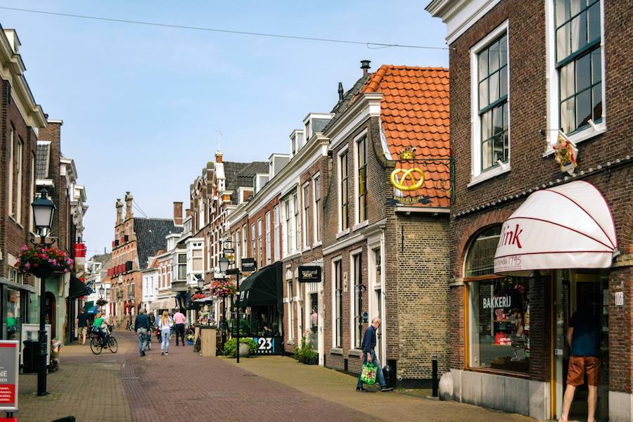 Voorburg, one of the cutest towns near the Hague that you can visit on a day trip from the Hague on bike! #travel #holland #hague #haag 