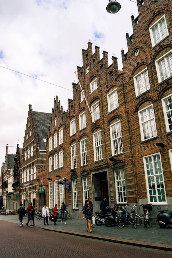 The beautiful architecture of Den Bosch, a beautiful city in Brabant with many things to do! #travel #brabant #netherlands