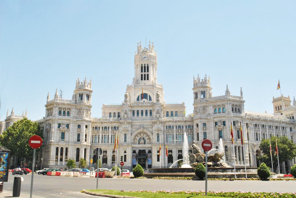 Palacio de Comunicaciones, one of the best cheap things to do in Madrid. Get more insider tips in this budget guide to Madrid. #travel #europe #madrid #spain