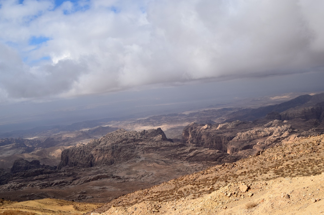 Jordanien: Anreise von Israel und die unglaubliche Stadt Petra von Wanderlustingk