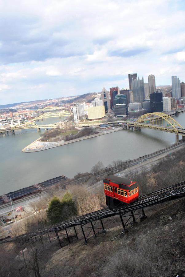 View of Pittsburgh. Read how to visit America without a car rental.