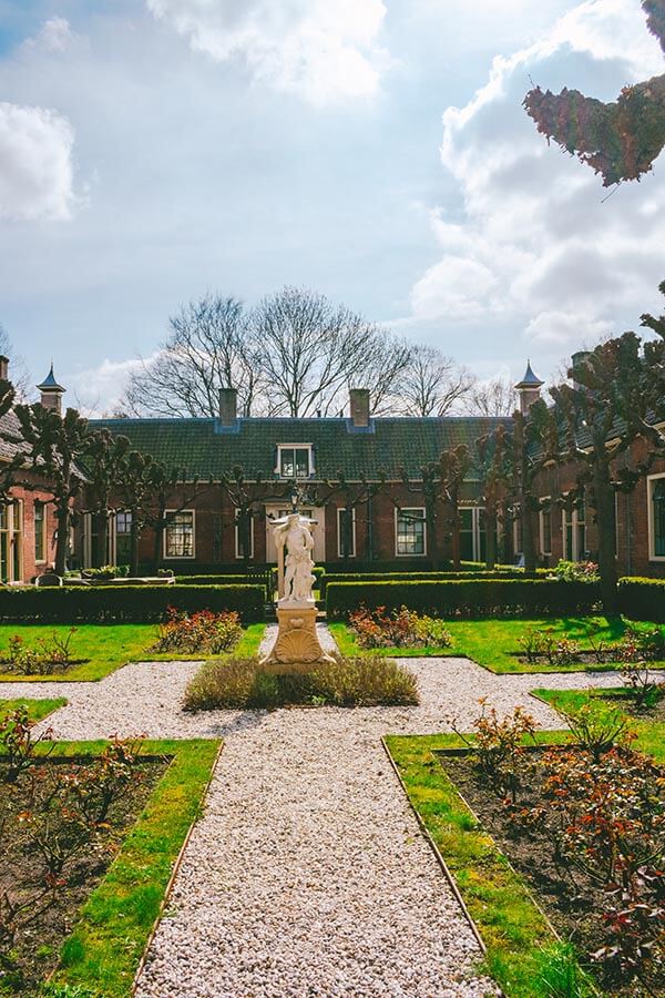 A hidden courtyard in Alkmaar 