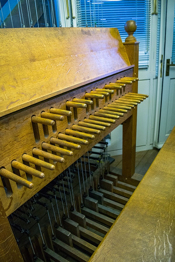 The carillon inside of Onze Lieve Vrouwetoren, one of the most unique carilions in the world! #carillion 