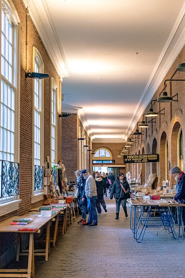 This secret book market in Amsterdam is hidden down a beautiful street that you won't want to miss on your trip to Amsterdam #travel #amsterdam #holland #netherlands