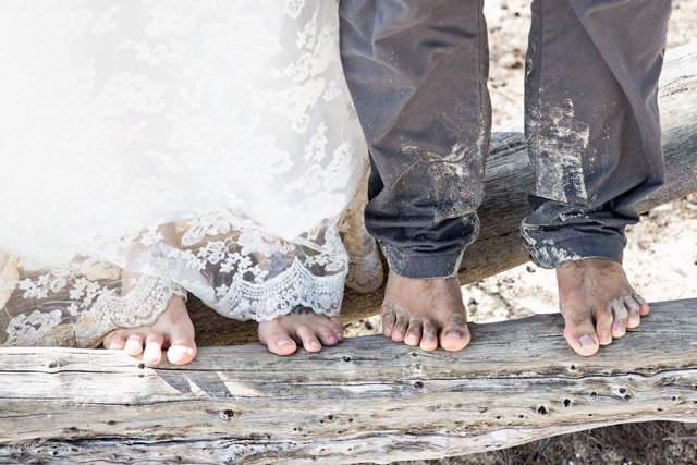 Photo of couple's feet from elopement in Oahu, Hawaii. 