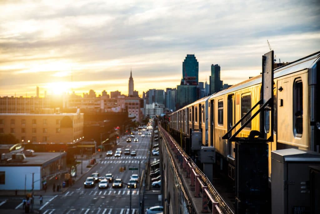 Subway traveling in New York City. Read how to travel in the United States without a car! 