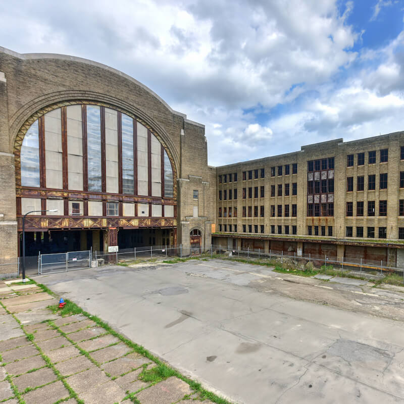 Das Buffalo Central Terminal ist ein beeindruckendes Art-Deco-Gebäude in Buffalo, das viele Jahre lang verlassen war. Wenn Sie etwas anderes in Buffalo unternehmen möchten, sollten Sie dieses verlassene Gebäude besuchen. #buffalo #verlassen 