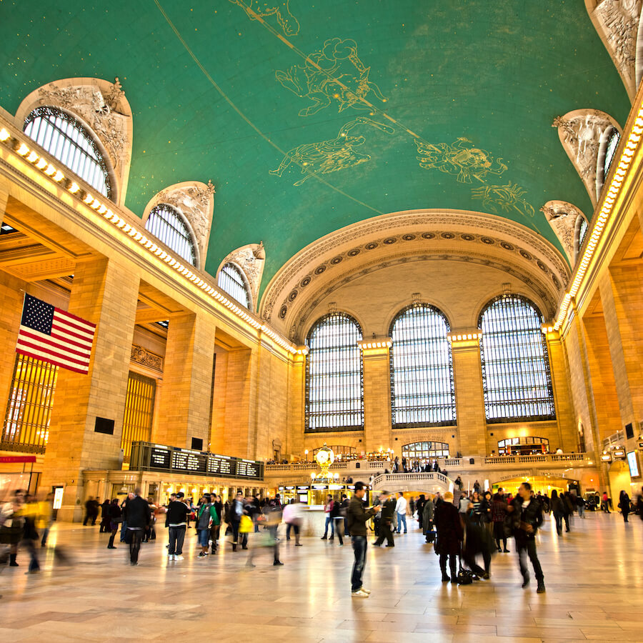 Grand Central Terminal, one of the best free attractions to visit in New York City that you must include on your first time New York itinerary! #NewYork #NYC #travel