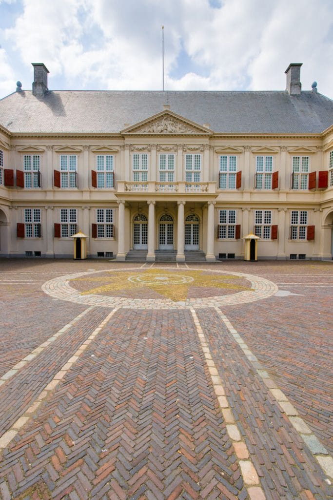 Noordeinde Palace in the Hague is one of the best things to do in the Hague. See this and other major highlights of the Hague on this self-guided biking tour of the Hague! #travel #palace #europe #thehague #denhaag #netherlands #nederland