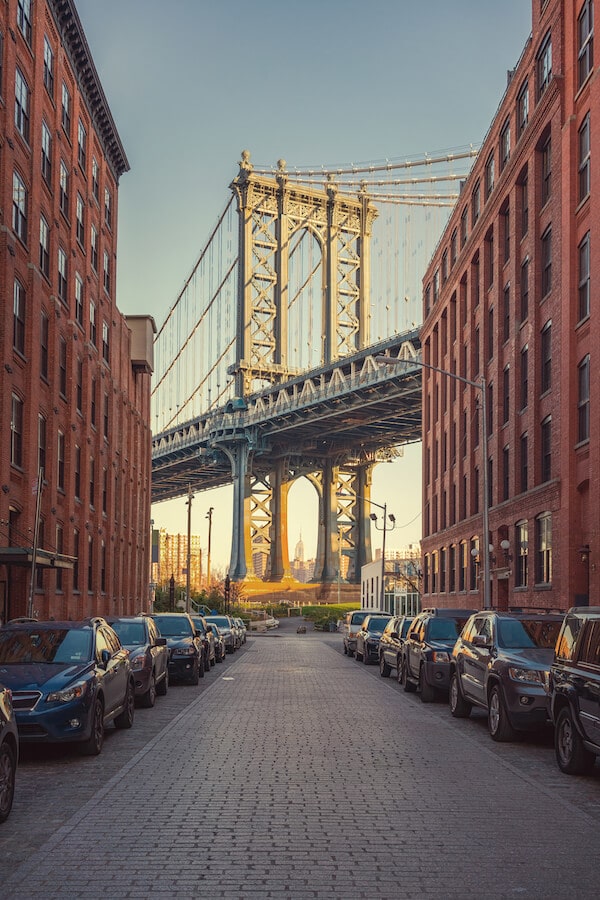 The instagram famous photo of the Manhattan Bridge taken from a street Downtown Brooklyn. Read what to do in Downtown Brooklyn. #Brooklyn #NYC #Travel
