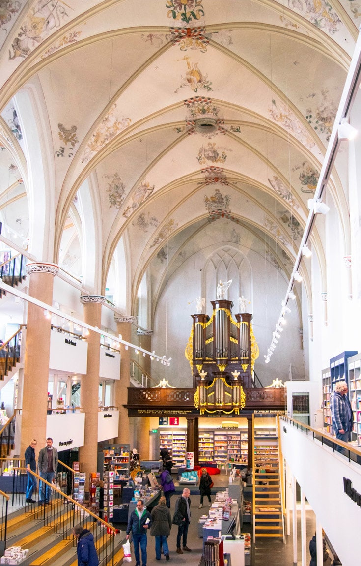 Inside Waanders in de Broers, one of the most beautiful bookstores in the world. Only 40 minutes from Amsterdam. #Travel #Bookstores #Netherlands #Zwolle
