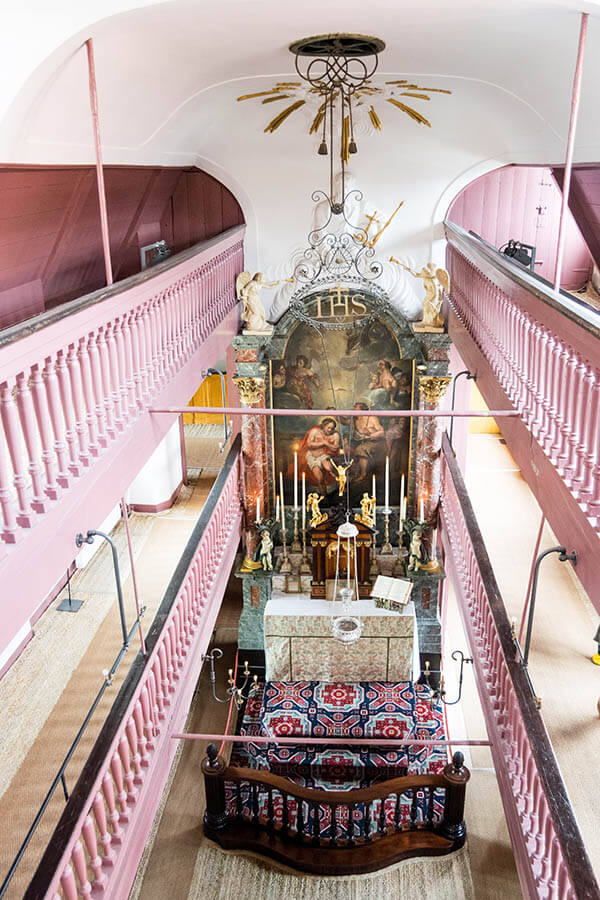View of Our Lord in the Attic, a hidden church in Amsterdam that you must see! This small museum in Amsterdam is a must for history lovers! #amsterdam #holland #travel #netherlands #nederland #kerk