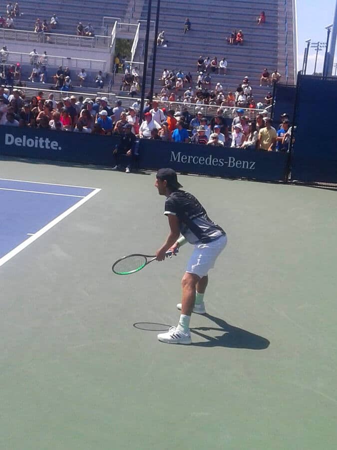 Top-Tennisspieler auf einem kleinen Platz während der US Open in New York