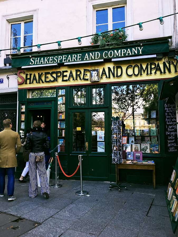 Shakespeare and Company, one of Paris' best bookstores. You must include this beautiful independent bookstore in your Paris itinerary! Read your perfect Paris guide! #travel #paris #france #europe