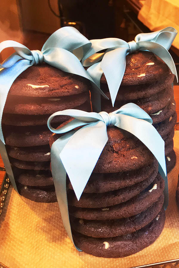 Delicious cookies from one of Amsterdam's best bakeries that you must try in Amsterdam! #amsterdam #holland #netherlands #food #travel