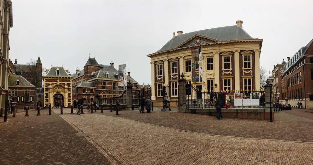 Visiting Holland? The best things to do in the Hague written by a resident with 30+ tips on what to do in the Hague!