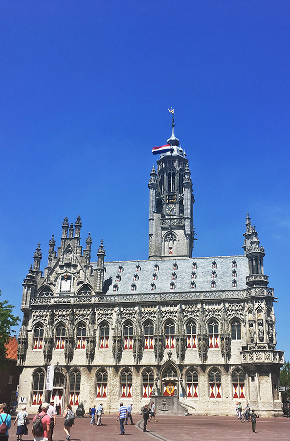 Middelburg, one of the cities that I visited with a NS discount, one of the ways to buy discount train tickets in the Netherlands. #travel #netherlands
