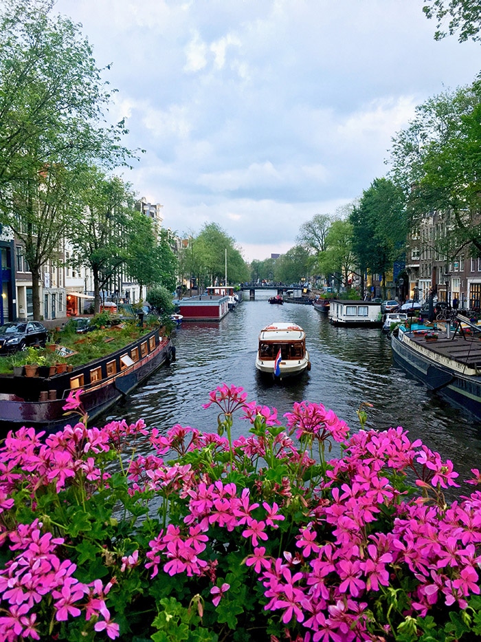 Canal in Amsterdam. Planning your holiday to Amsterdam? Your perfect itinerary for Amsterdam, including what to do in three days in Amsterdam! #amsterdam #netherlands #travel #europe
