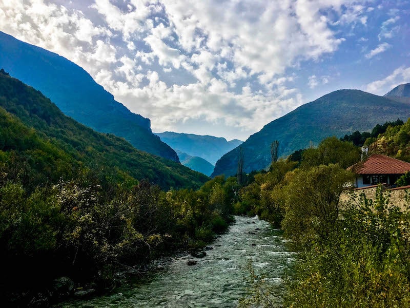 Foto e maleve të acaruara në Pejë të Kosovës. Zbuloni bukurinë e Kosovës përmes fotografive të bukura të Kosovës.