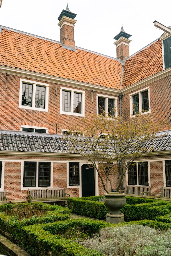 Secret courtyard in the Leiden library. Read your guide to Leiden, one of the cutest day trips from Amsterdam. #travel #amsterdam #leiden #holland #netherlands