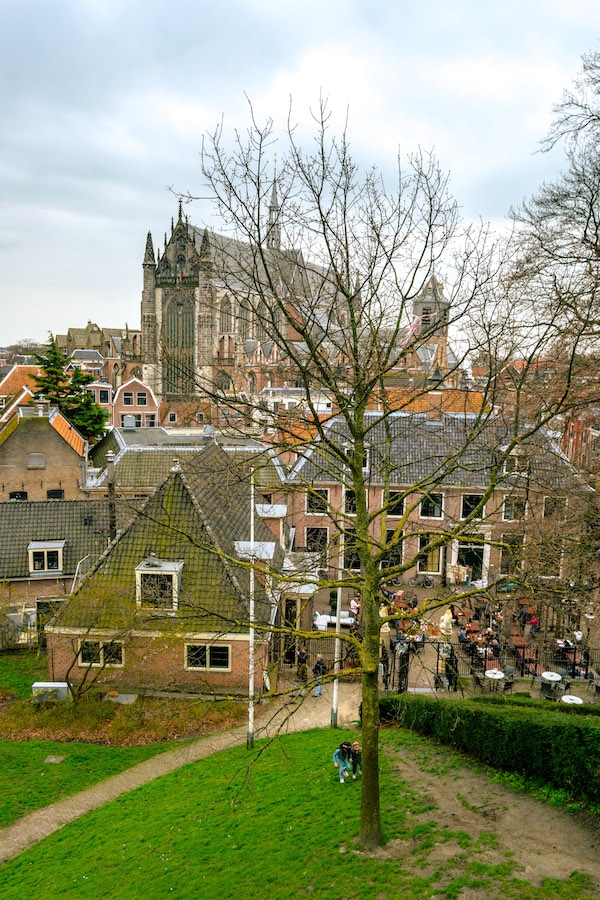View from de Burcht, the castle of Leiden. Read what to do in Leiden in one day in your perfect day trip guide! #travel #leiden #holland #netherlands