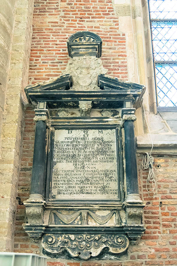 Grave of Willebrord Snellius within the Pieterskerk in Leiden, the Netherlands. #math #mathhistory #leiden 