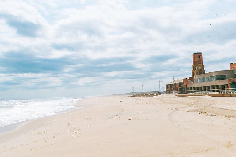 Jacob Riis Park, a hidden beach in New York City worth visiting! 