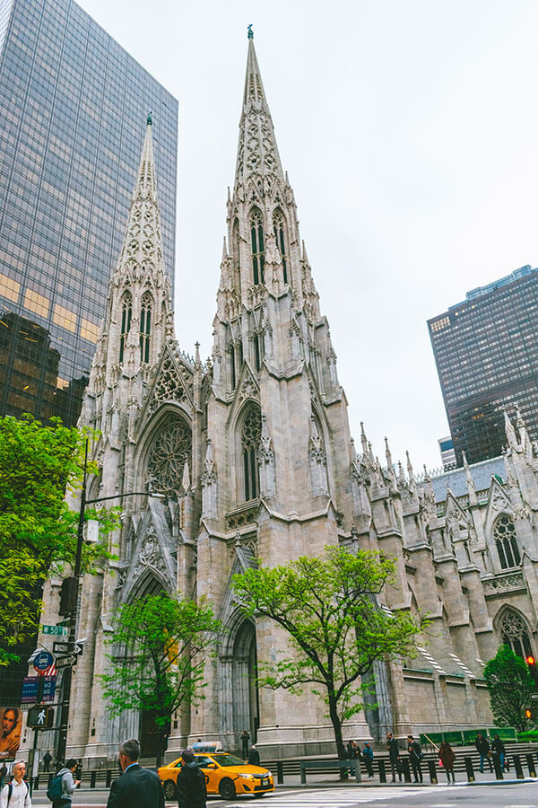 Beautiful St. Patrick's Cathedral in New York City, one of the most beautiful churches in New York!
