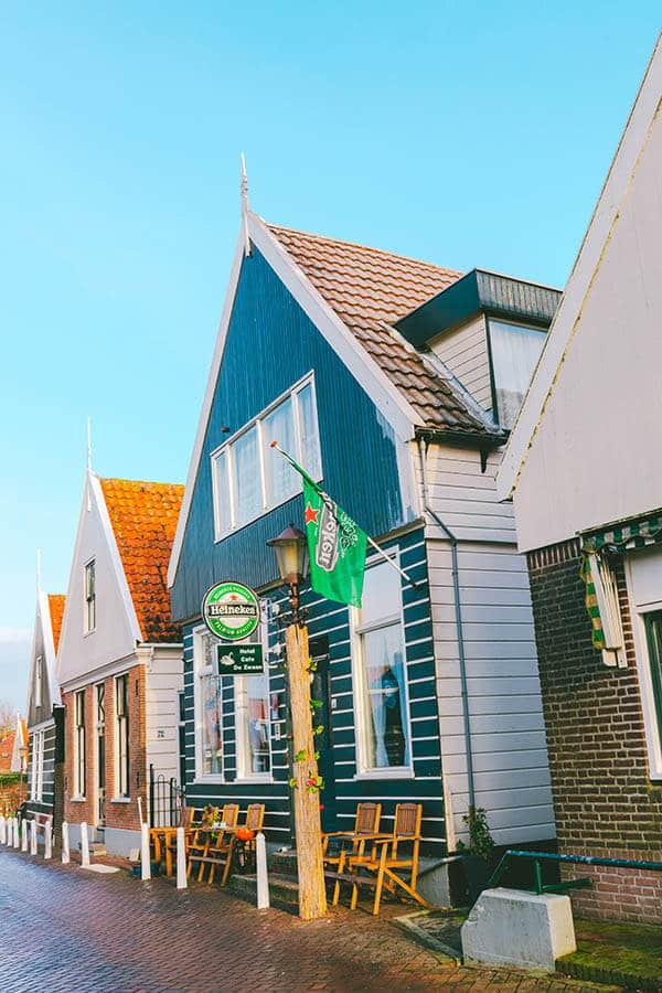 A picturesque house in Ransdorp, a cute village in Amsterdam worth visiting! #amsterdam #holland #travel