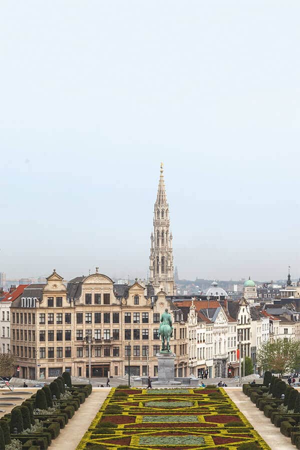 Views from Mont Des Artes, one of the most beautiful places to visit in Belgium during a weekend! #travel #belgium #brussels #bruxelles