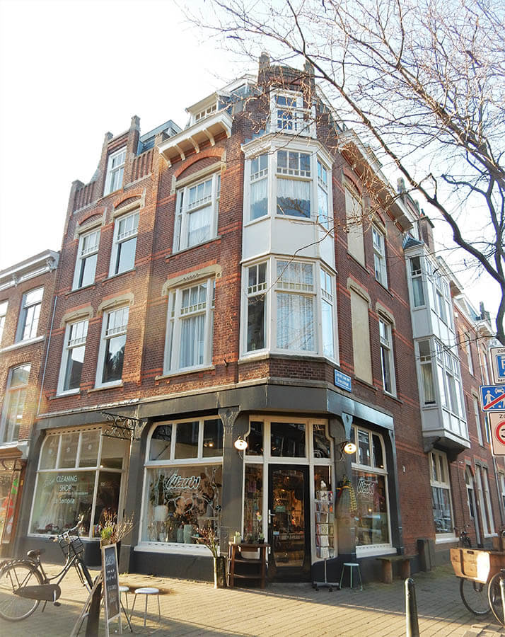 Exterior of a beautiful shop in the Zeeheldenkwartier of the Hague! #denhaag #hague #travel